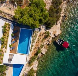 Luxury Beachfront Villa with Heated Infinity Pool near Trogir, Sleeps 8
